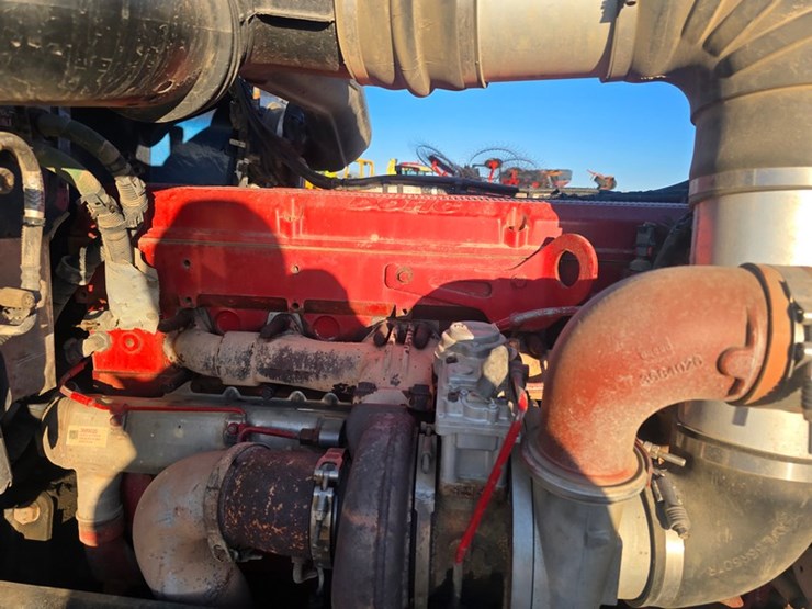 2010-peterbilt-367-image-19