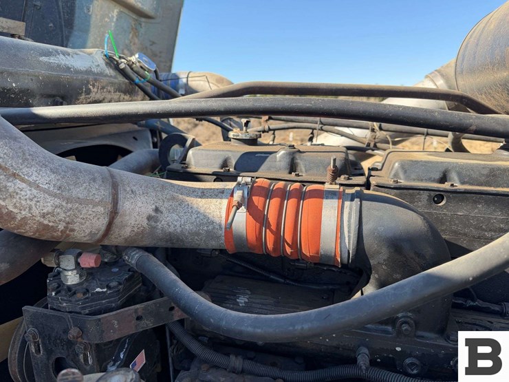 1992-freightliner-fld120-image-41