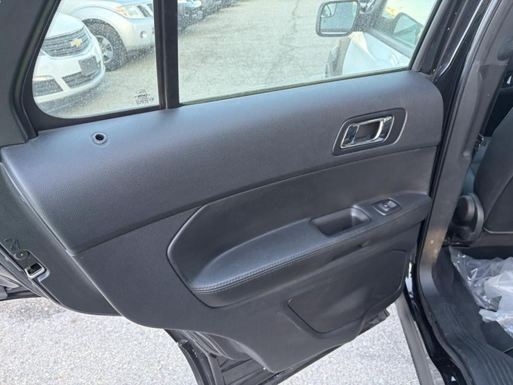 2018-ford-explorer-image-17