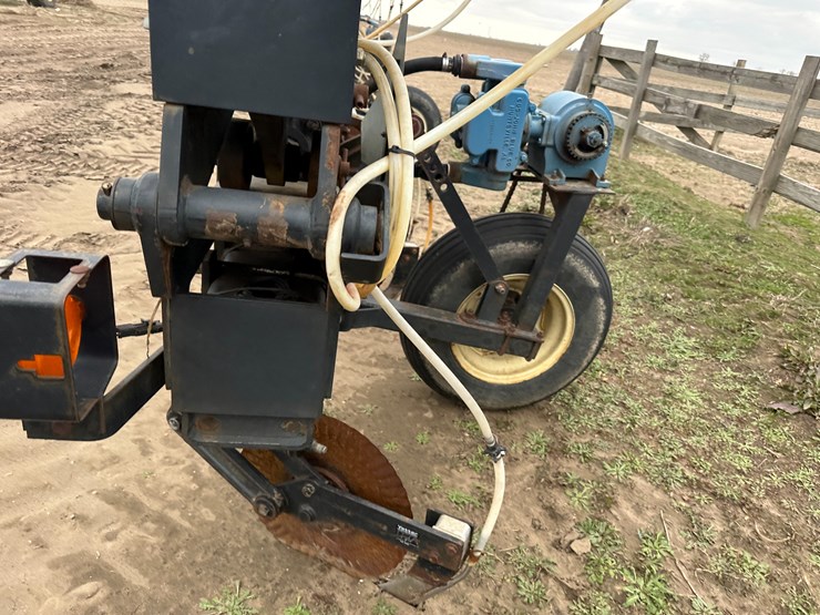 #38848-•-yetter-76"-twin-row-knife-applicator-image-25