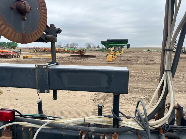 #38848-•-yetter-76"-twin-row-knife-applicator-image-18