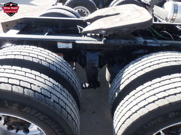 2022-freightliner-cascadia-116-image-4