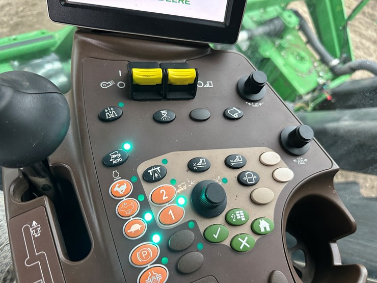 2021-john-deere-cp690-image-134