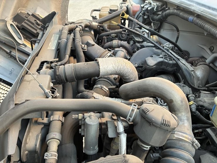 2016-ford-f650-xlt-image-10