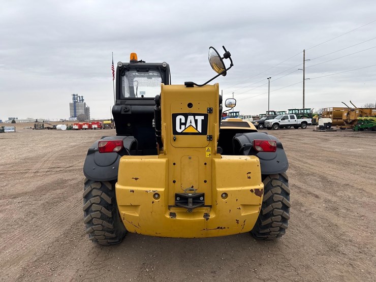 2011-caterpillar-th514-telehandler-image-4