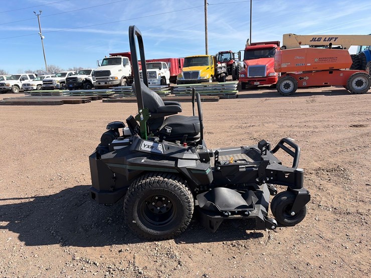 2025-yakta-yxr-920-commercial-zero-turn-mower-image-3