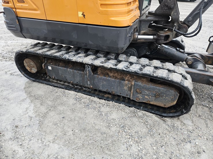 2022-case-cx57c-image-19