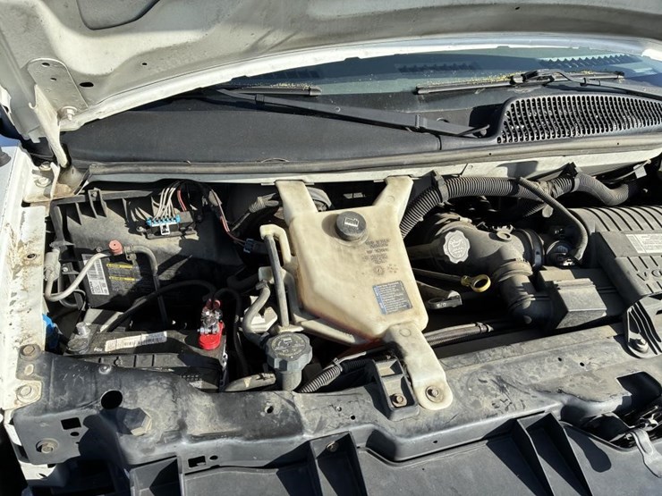 2008-chevrolet-express-3500-image-25