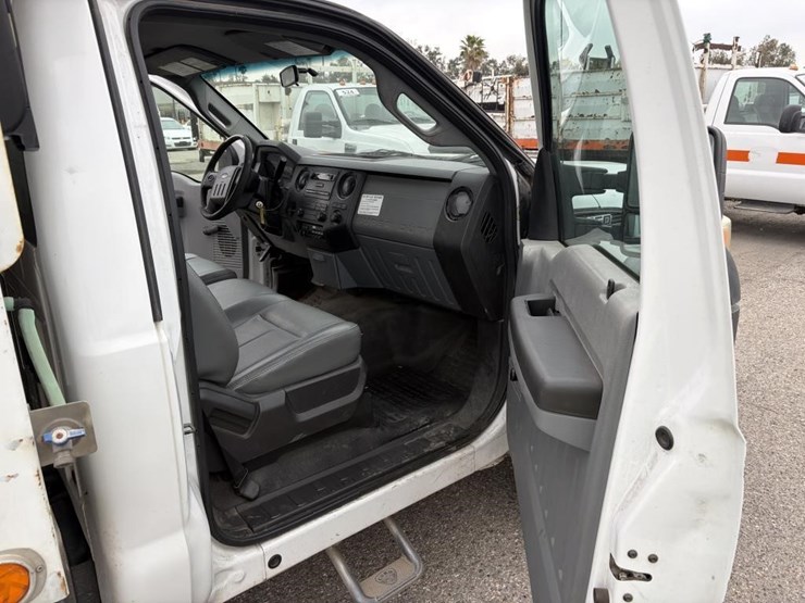 2011-ford-f450-image-10