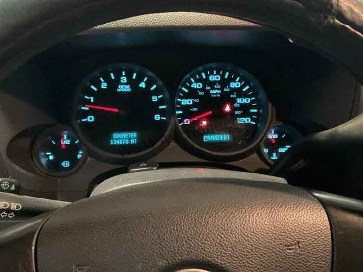 2012-chevrolet-silverado-1500-image-17