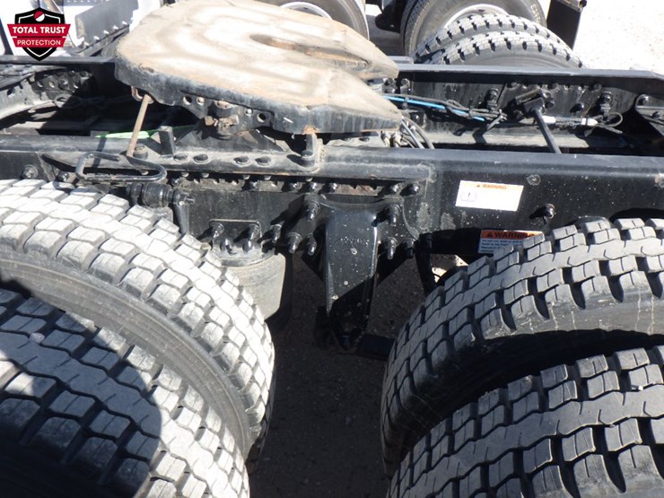 2022-freightliner-cascadia-116-image-13