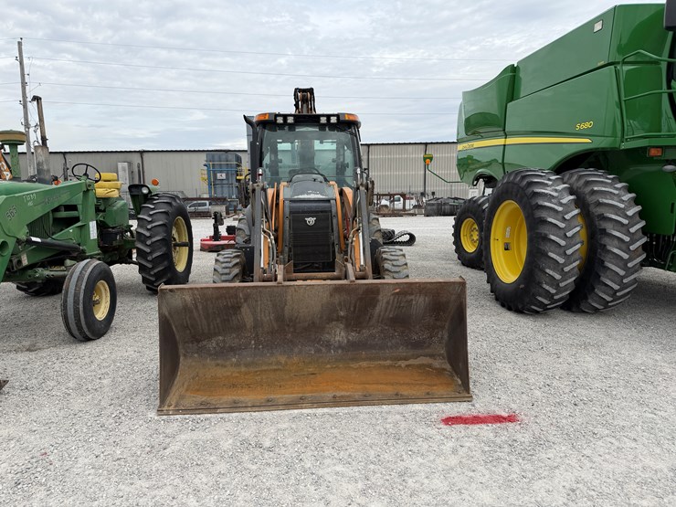 2022-case-580sn-image-2