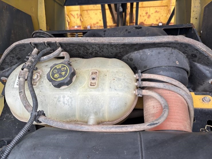 2017-deere-210lep-image-46