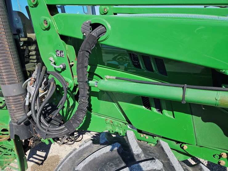 2014-john-deere-6140m-image-7