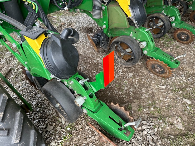 john-deere-1725c-image-25