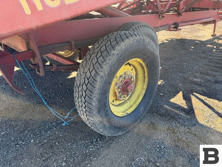 new-holland-1030-image-25