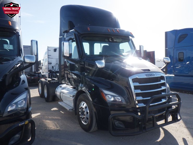 2022-freightliner-cascadia-116-image-3
