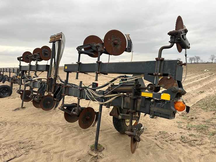 #38849-•-yetter-76"-twin-row-knife-applicator-image-1