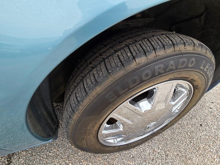 2006-cadillac-gm-superior-coach-6-door-limousine---only-21,567-miles-image-54