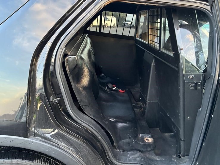 2016-ford-explorer-image-9