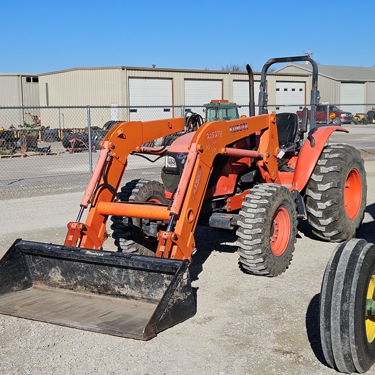 KUBOTA M7060