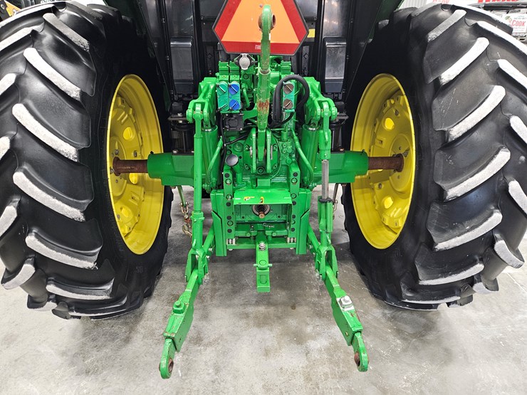 2020-john-deere-6145m-image-12