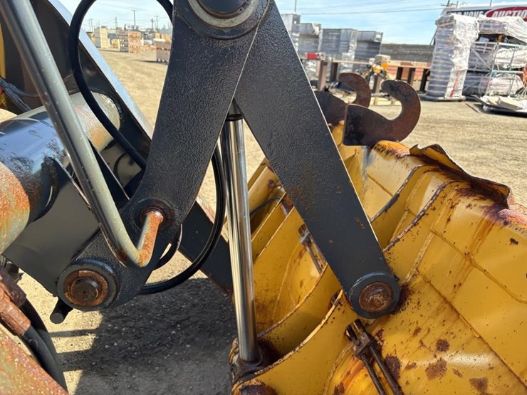 2017-deere-210lep-image-13