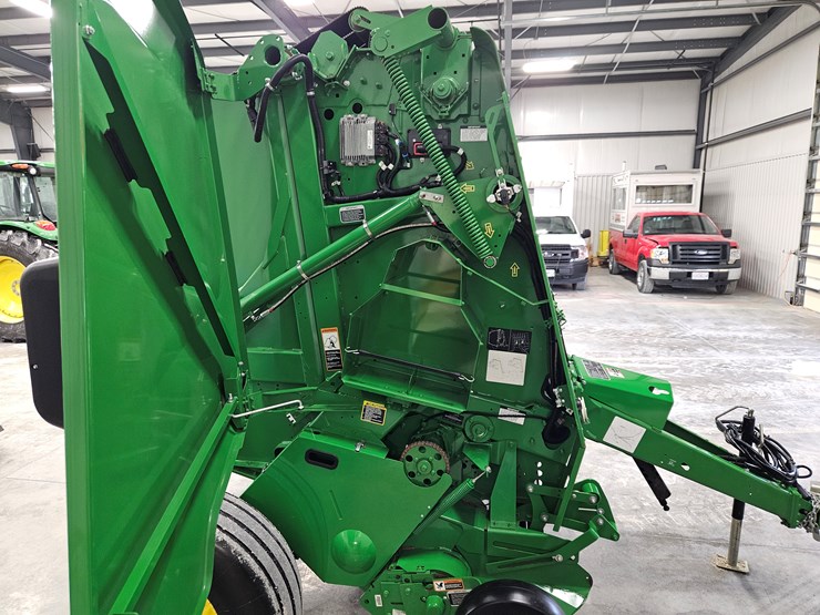 2023-john-deere-451m-image-11