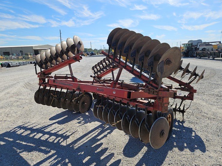 case-ih-3800-image-8