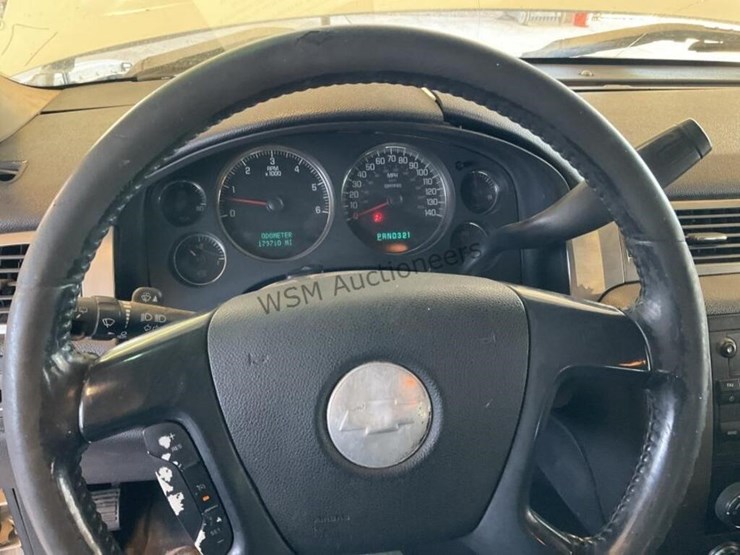 2007-chevrolet-tahoe-image-16