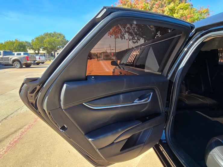 2017-cadillac-federal-70-in-limo---30,529-miles-w-premium-coachwork-by-federal-image-40