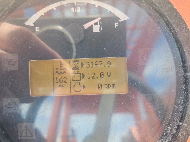 2017-jlg-8042-image-10