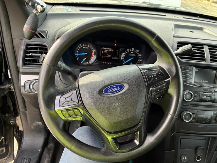 2018-ford-explorer-image-13