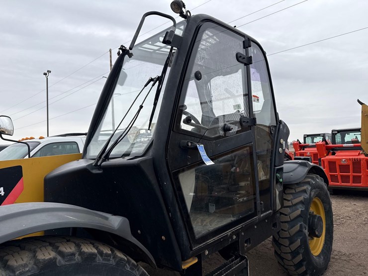 2011-caterpillar-th514-telehandler-image-27