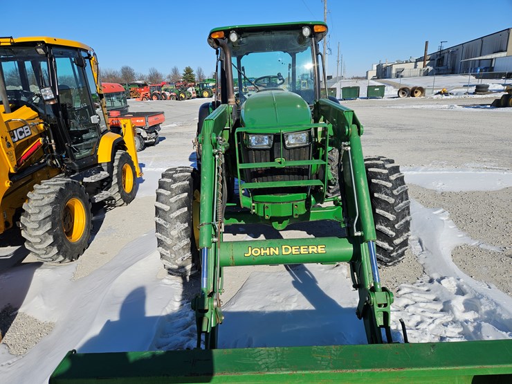 2014-john-deere-5100e-image-4