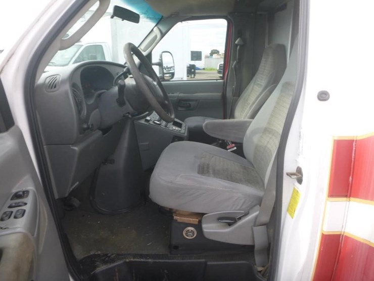 2005-ford-e450-image-12
