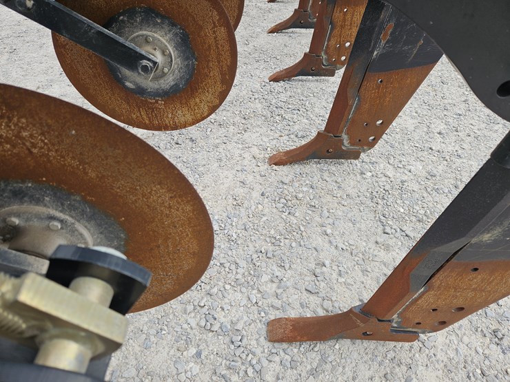 #205635-•-unverferth-112-ripper-image-7