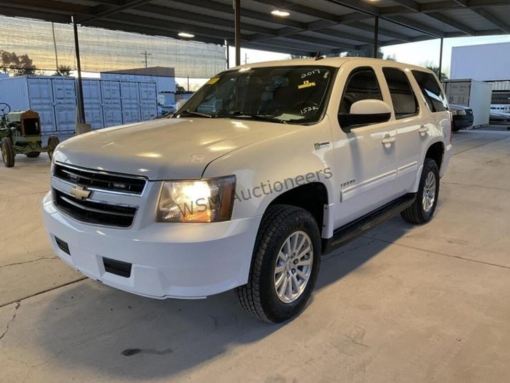 2013-chevrolet-tahoe-image-4