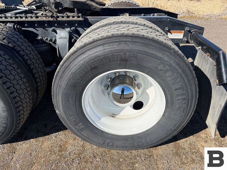 2017-freightliner-cascadia-125-image-25