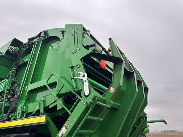 2021-john-deere-cp690-image-24