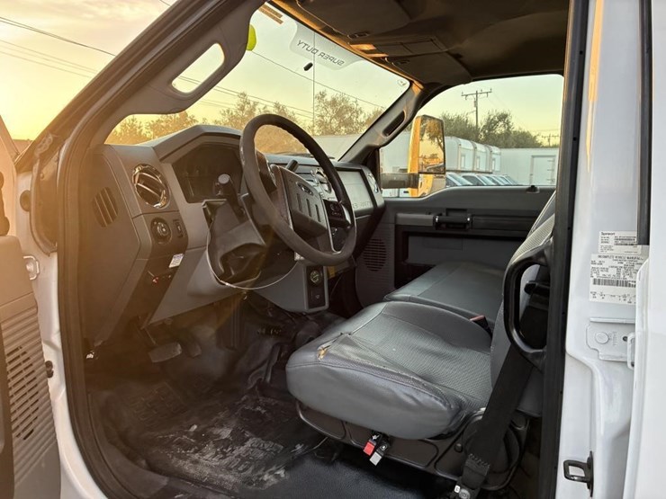 2016-ford-f650-xlt-image-16