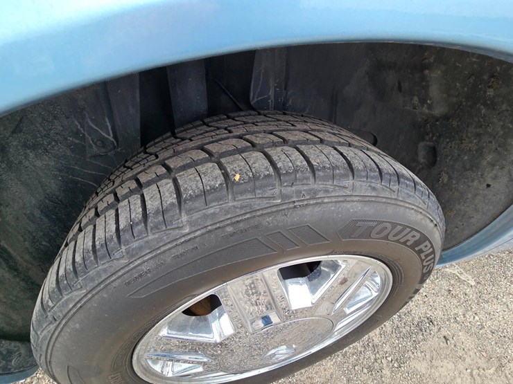 2006-cadillac-superior-6-door-limousine,-ultra-low-20396-miles-image-60