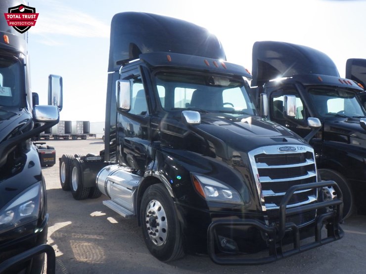 2022-freightliner-cascadia-116-image-3
