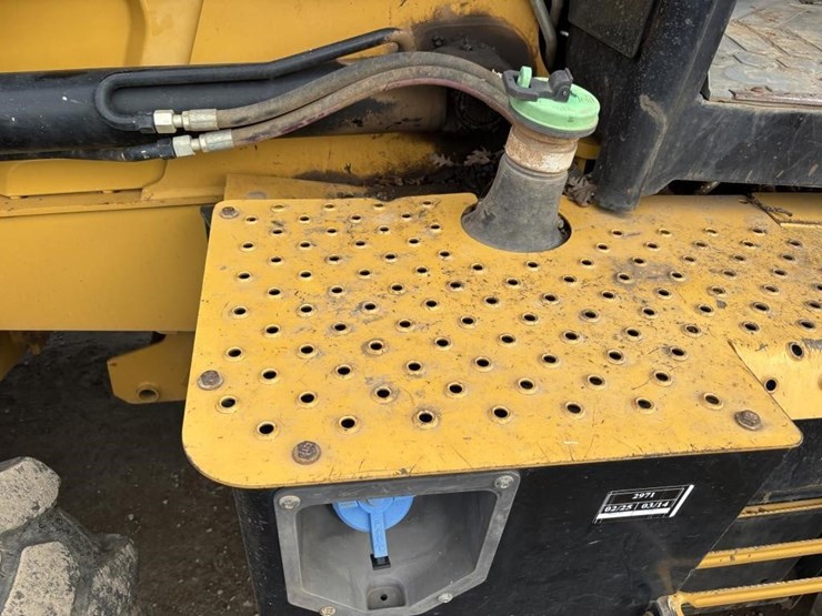 caterpillar-420f2-image-34