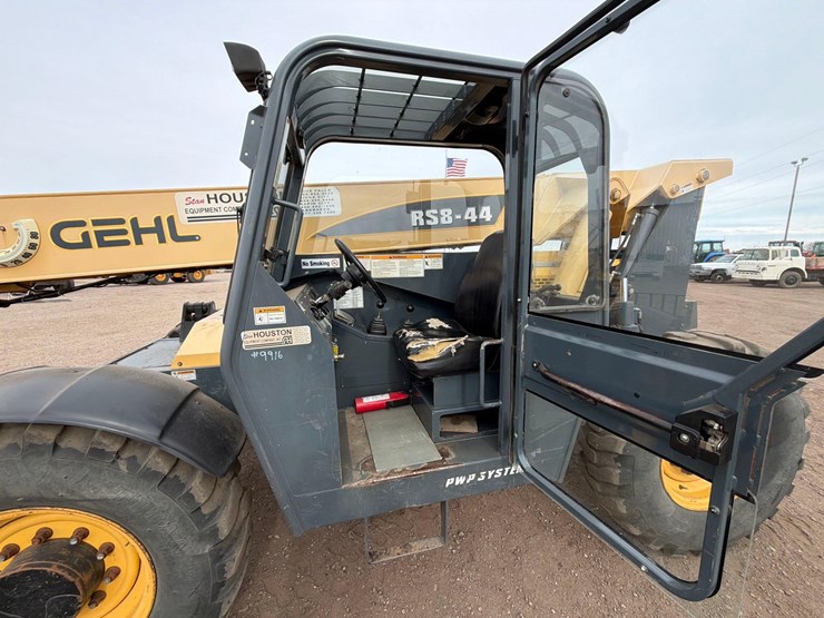 2016-gehl-rs8-44-image-20
