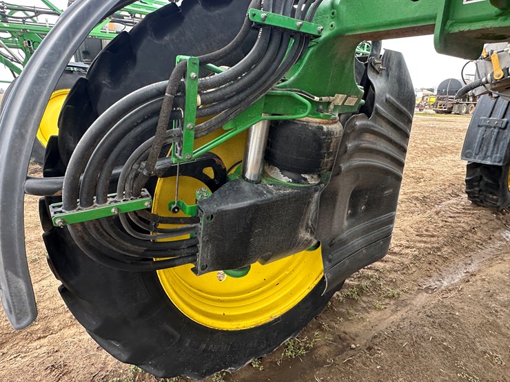 2021-john-deere-r4044-image-17