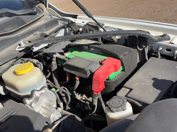 2020-ram-2500-laramie-image-37