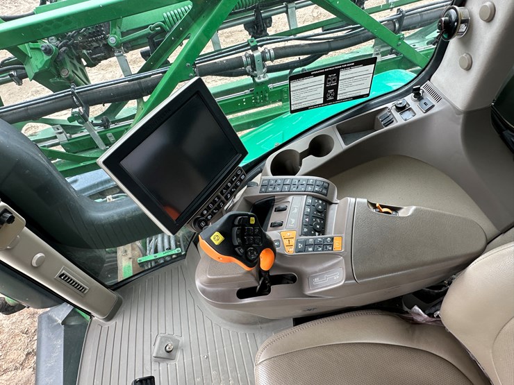 2021-john-deere-r4044-image-108