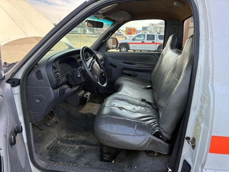 2001-dodge-ram-2500-image-10