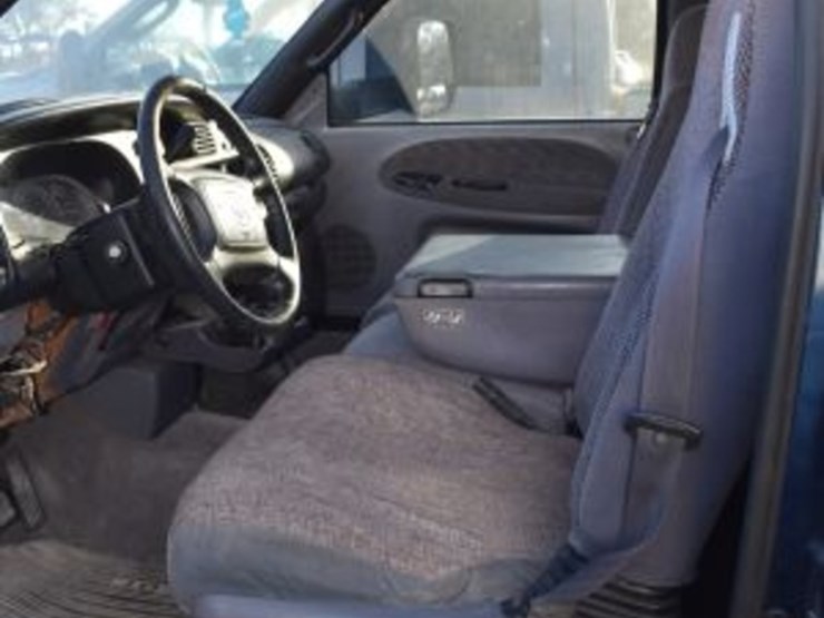 2001-dodge-2500-image-10